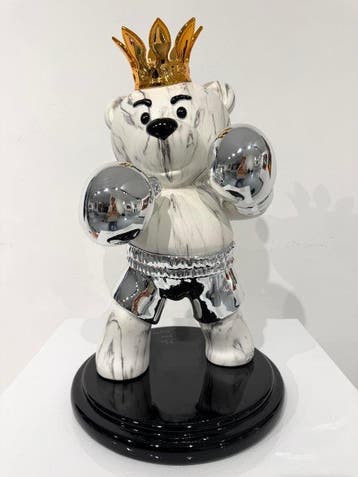Van Apple - The Boxing Bear Silver - Large