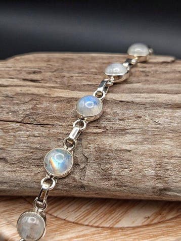 Uniek stuk armband van 925 zilver met maansteen.