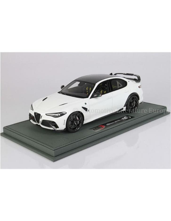 2021 ALFA ROMEO GIULIA GTAM BIANCO TROFEO BBR MODELAUTO 01.., Hobby & Loisirs créatifs, Voitures miniatures | 1:18, Enlèvement ou Envoi