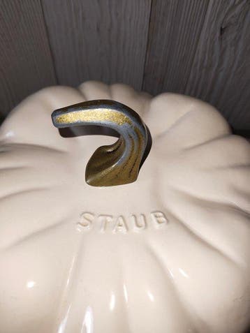 Staub - Poêle - Cocotte de potiron - la fonte