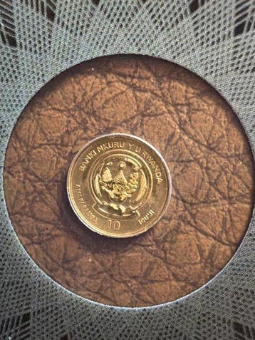 Rwanda. 10 Frw 2015 - Panda., 1/200 Oz (.999) (Zonder