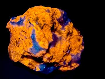Kleurrijk stuk sodaliet en calciet en een kleine hoeveelheid, Verzamelen, Mineralen en Fossielen
