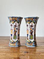 Tichelaar Makkum - Vase (2) - Faïence - Une paire de vases, Antiek en Kunst