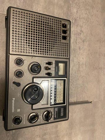 Panasonic - RF-2200BS 8-Band Portable AM/FM/SW Analog Radio
