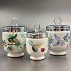 Royal Worcester - Kom op een voet (6) - Porselein, IJzer -