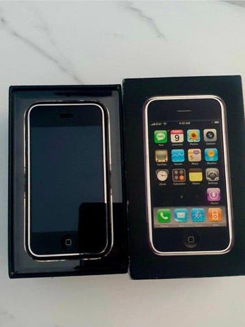 Apple iPhone 2G 8GB 1st Generation - Unlocked - Mobiele