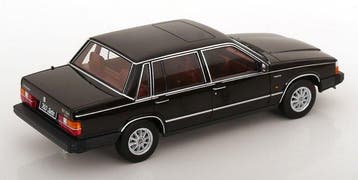 Triple9 1:18 - Voiture miniature - Volvo 760 Limousine -, Nieuw