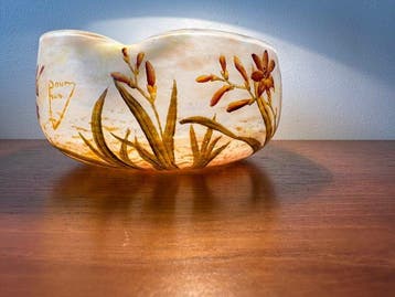 Vase - Verre - Coupe Daum à décor de Lys