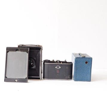 Agfa, Kodak 2 bellows camera and 1 box camera Messing lens, Nieuw