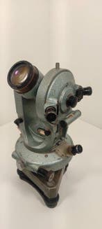 Niveau (instrument optique) - Theodolite-tacheometer TT.