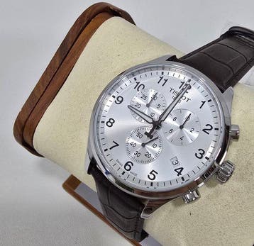 Tissot - Chrono XL Classic - Sans prix de réserve -, Handtassen en Accessoires, Horloges | Heren, Nieuw