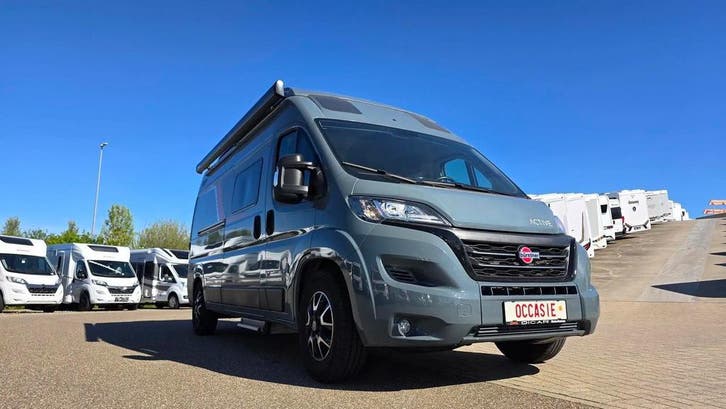 Burstner Campeo Roadrunner slechts 25698 km met hefdak 09755, Caravans en Kamperen, Mobilhomes, Cassettetoilet, Handgeschakeld