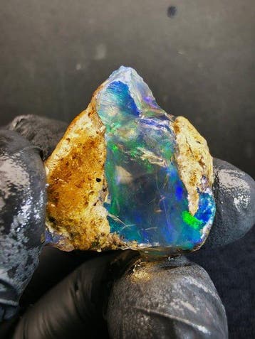 62cts Crystal Opal Specimen Ruw- 12.4 g