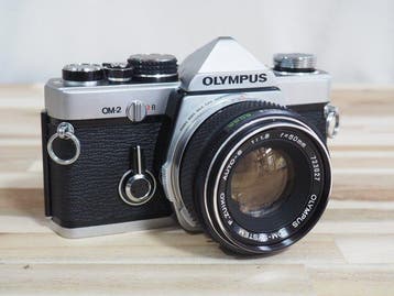 Olympus Olympus OM-2 Silver + F.Zuiko Auto-S 50mm f/1.8, Nieuw