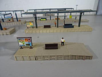 Diverse H0 - Décor de train miniature (6) - 6 quais, Hobby & Loisirs créatifs, Trains miniatures | HO