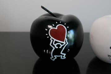 RichART - Lot de 2 pommes en hommage à Keith Haring - Série