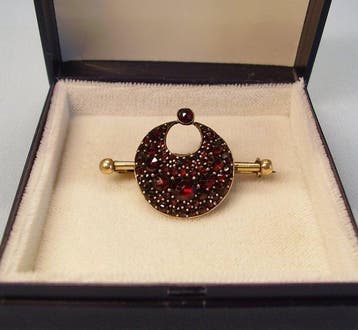 Zonder minimumprijs - Broche messing - 10.00ct. tw. Granaat