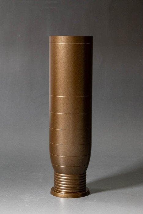 Vase à fleurs en laiton « Rabbit » - Laiton - Shugoro Hasuda, Antiquités & Art, Antiquités | Autres Antiquités