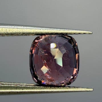Sans prix de réserve - 1 pcs Rose, Violet Spinelle - 2.18 ct, Handtassen en Accessoires, Edelstenen, Nieuw