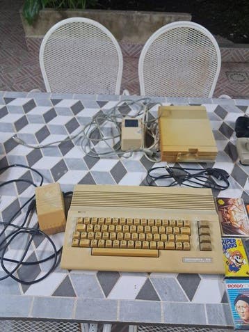 Commodore - Computer - Zonder originele verpakking, Games en Spelcomputers, Nieuw