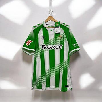 Real Betis - Spaanse voetbal competitie - 2025 -, Nieuw