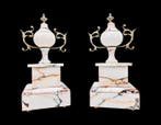 Magnifique Paire de cassolettes Marbre style Louis XVI -