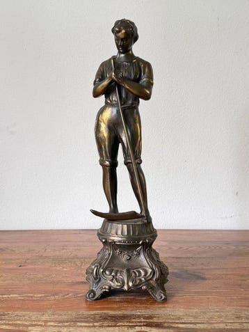 Sculpture, Boer met zeis - 43 cm - Samac - 1920