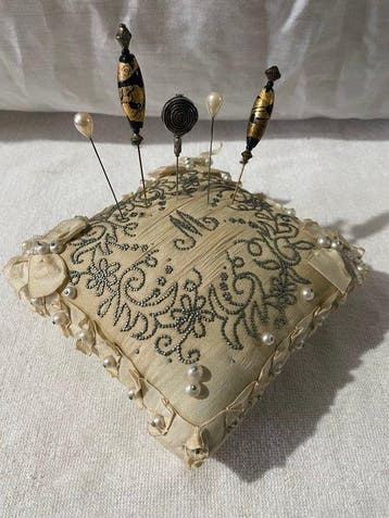 Decoratief ornament (14) - Portugal - Spelden met kussens