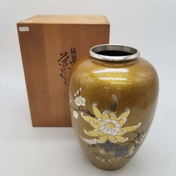 Vaas - Metaal - Japan - Gegoten bronzen vaas