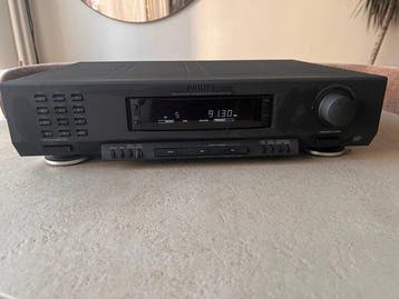 Philips - FT930 Digital Synthesized AM/FM Stereo Tuner