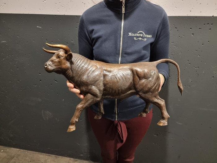 Beeld, XL Bronze Bull Hand-Crafted - 28 cm - Brons, Antiquités & Art, Curiosités & Brocante