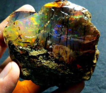 1121 cts Opale de feu brute très grande, échantillon rare