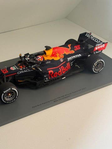 Spark 1:18 - Model raceauto - RB16B - Max Verstappen Winner