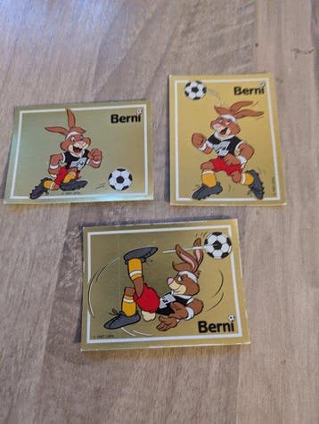 1988 Panini Euro 88 Arbitre Euro 88 + 3 badges Berni Niet
