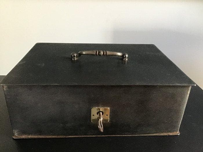 Brandkast - Staal - Industriële gepatineerde kluis, Antiek en Kunst, Antiek | Wandborden en Tegels