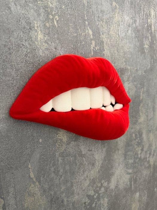 KIRAS - BOCCA DESIDERO ROSSA VELLUTO 26CM, Antiek en Kunst, Kunst | Designobjecten