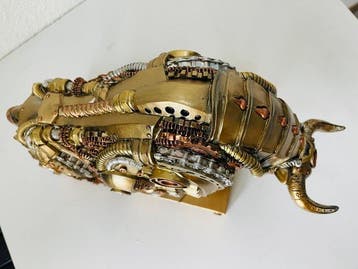 Exclusief S.Buru - sculptuur, Steampunk ***CHARGING BULL***