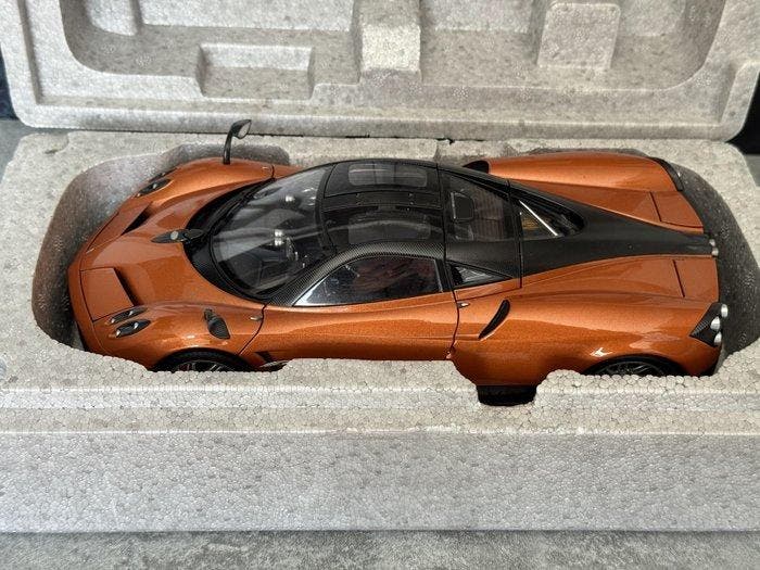 Autoart 1:18 - Modelauto - PAGANI Huayra, Hobby & Loisirs créatifs, Voitures miniatures | 1:5 à 1:12