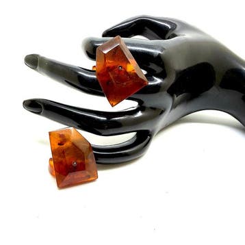 Anciennes boutons de manchette avec cabochons taillés en