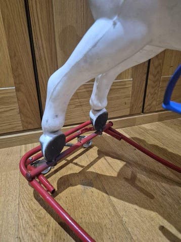 Hobbelpaard - Caballo balancín vintage con ruedas, silla y