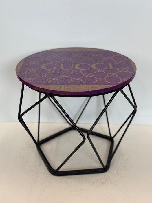 Rob VanMore - Tea-Time by Gucci Table - ø40cm, Antiquités & Art, Art | Objets design