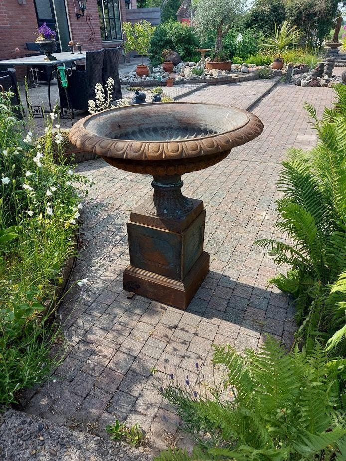 EINDELIJK weer leverbaar GROTE gietijzeren Tuinvaas Vaas, Tuin en Terras, Bloembakken en Plantenbakken, 60 cm of meer, 60 tot 100 cm