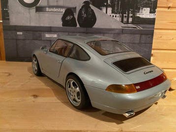 Pocher 1:8 - Modelauto - Porsche 911 Carrera (993), Nieuw