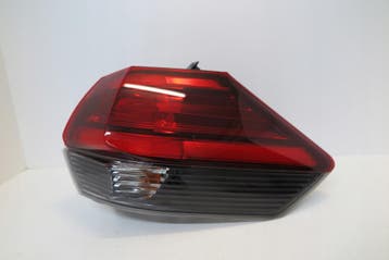 Nissan X-Trail T32 achterlicht rechts, Verzenden