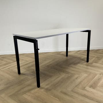 zit-sta  slingerbureau 180x80 cm (max hoogte 95 cm) zwart -, Huis en Inrichting, Bureaus, Gebruikt