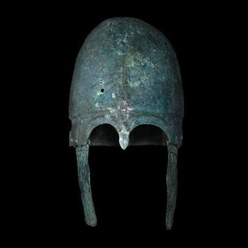 Oud-Grieks Brons Chalkidische helm (type)