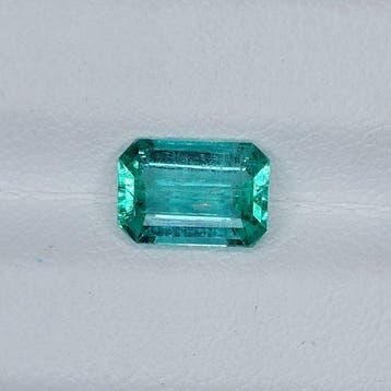 Zonder minimumprijs Smaragd - 1.65 ct - International, Handtassen en Accessoires, Edelstenen, Nieuw