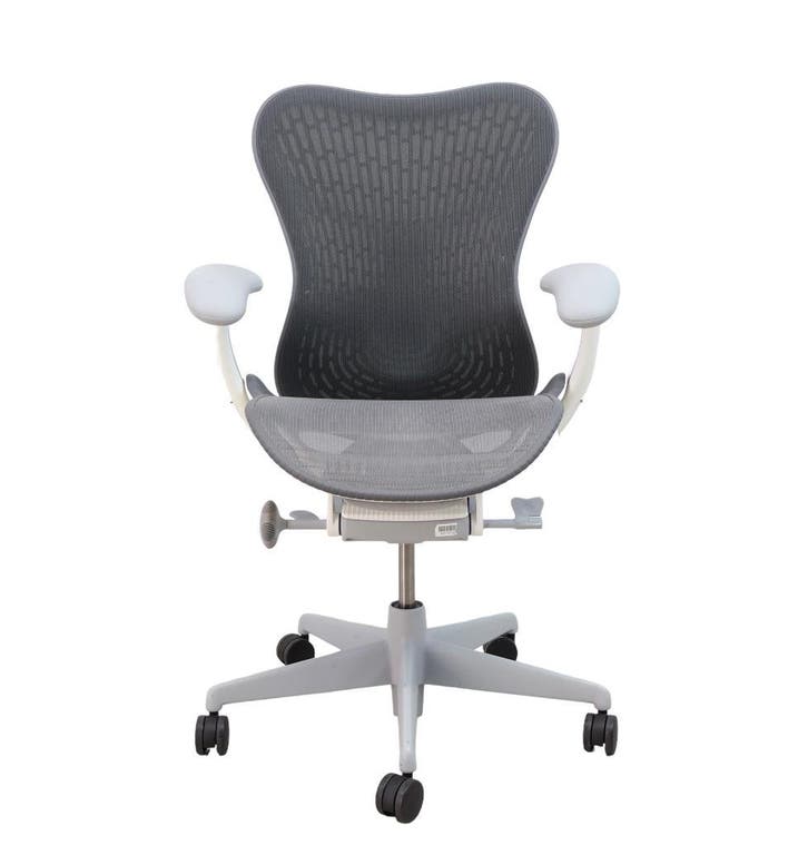 Refurbised Herman Miller Mirra 2 - Nieuwstaat!, Huis en Inrichting, Bureaustoelen, Bureaustoel, Grijs, Zo goed als nieuw, Ergonomisch