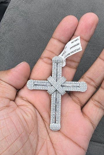 Pendentif en forme de croix - 18 carats Or blanc - 5.20ct.