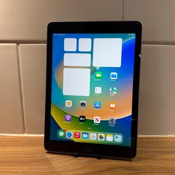 Apple iPad (5th Generation) 128GB Wifi - Mobiele telefoon